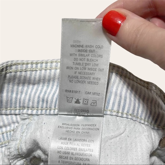 Levi’s Shorty Shorts Lightwash Striped - Picture 7 of 10